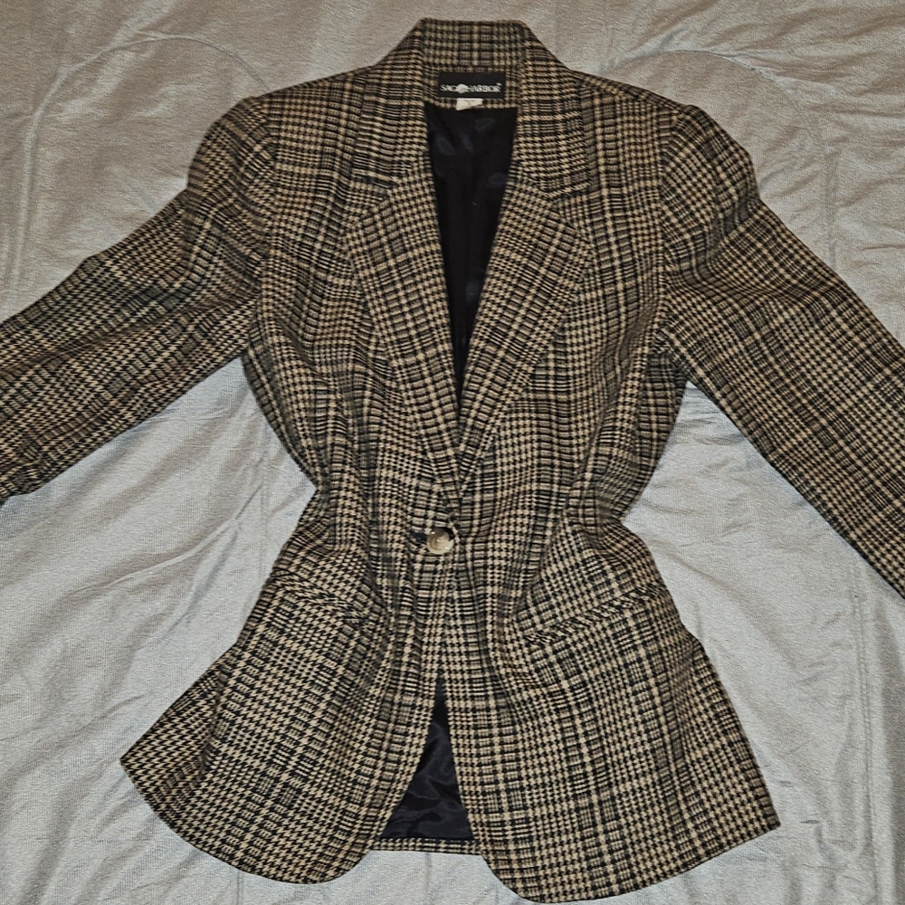 Jacket - Picture 3 of 3